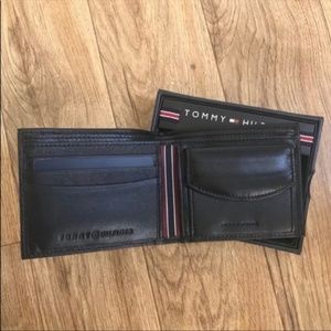 Tommy Hilfiger Bags - New Tommy Hilfiger Men’s Black Leather Coin Wallet Tommy Hilfiger Bags - New Tommy Hilfiger Men’s Black Leather Coin Wallet
